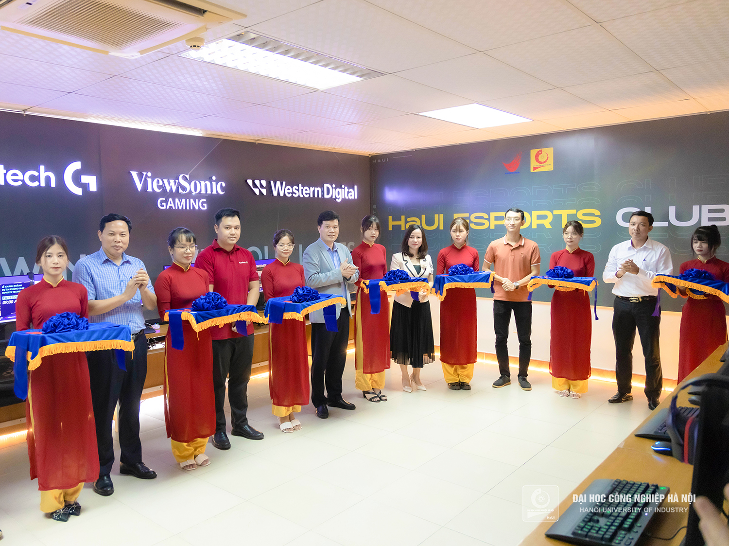 Trường Đại học Công nghiệp Hà Nội khai trương phòng máy thể thao điện tử