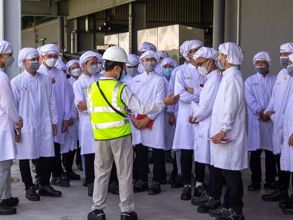 Một ngày trải nghiệm nhà máy Bông Sen (Nestlé VN) của sinh viên Trường Đại học Công nghiệp Hà Nội